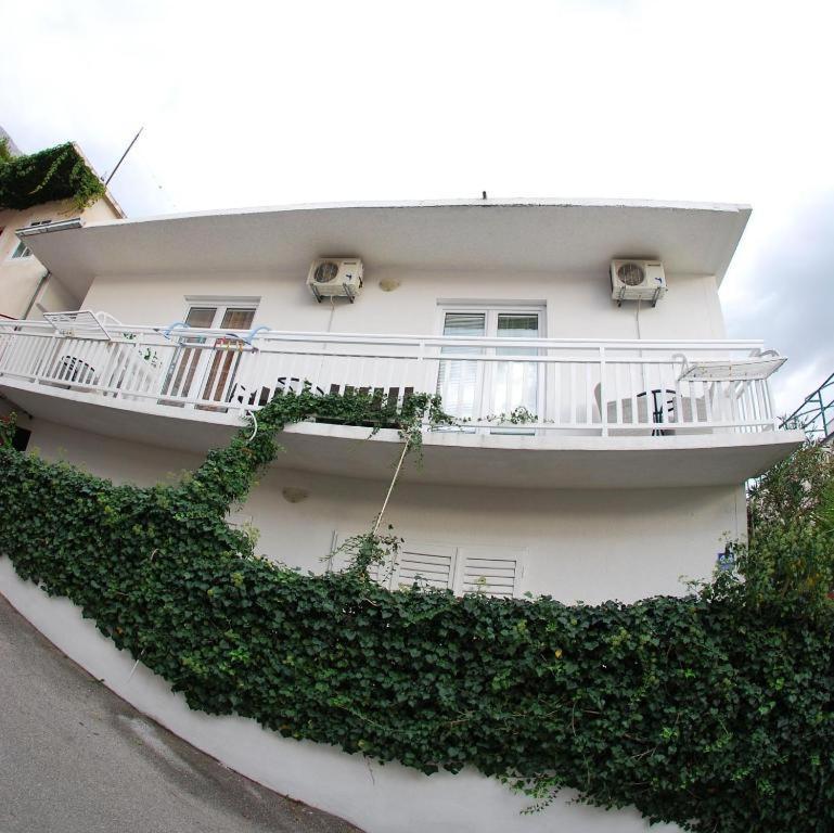 Apartments Mestral Башка-Вода Екстер'єр фото