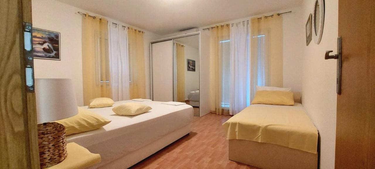 Apartments Mestral Башка-Вода Екстер'єр фото