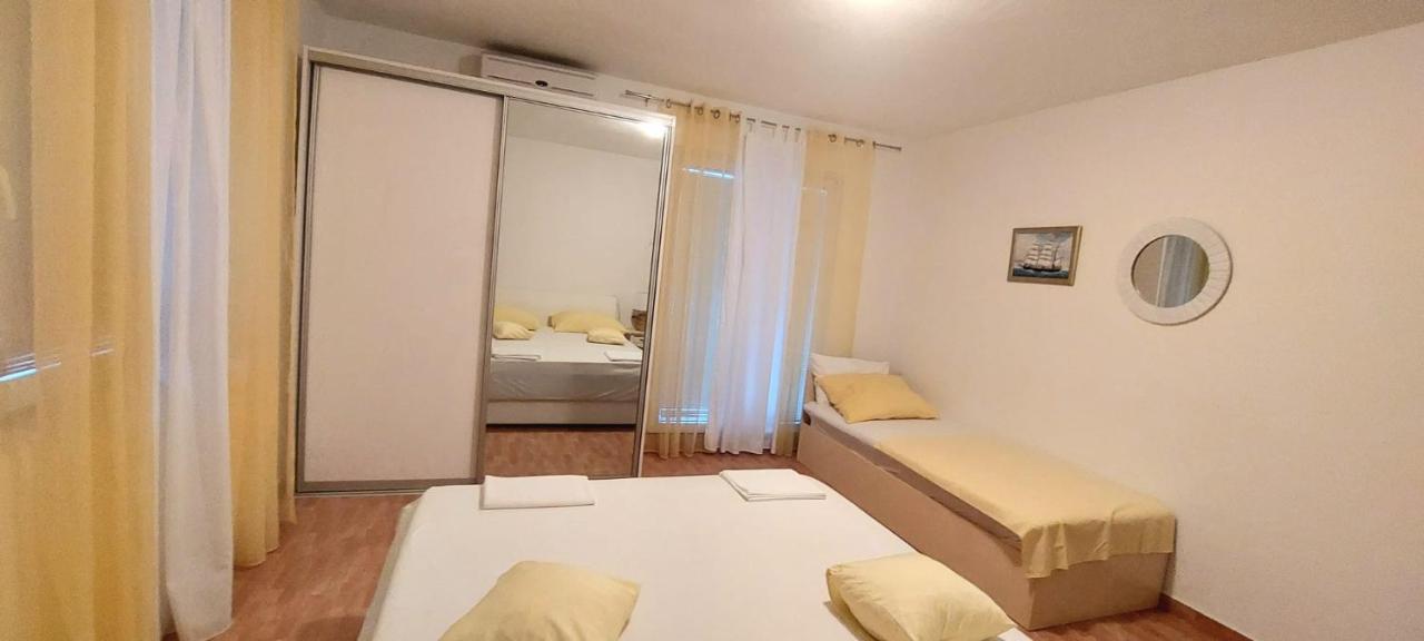 Apartments Mestral Башка-Вода Екстер'єр фото