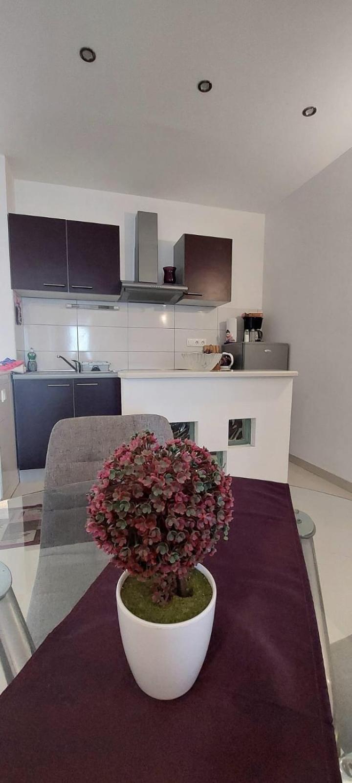 Apartments Mestral Башка-Вода Екстер'єр фото